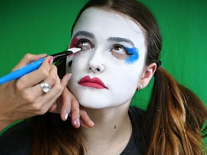 Face Paint Harley Quinn design Step 7